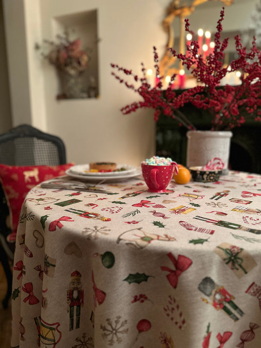 Christmas motive Round Tablecloth, Cottom-Poly mix | Christmas Story  LOW AVAILABILITY